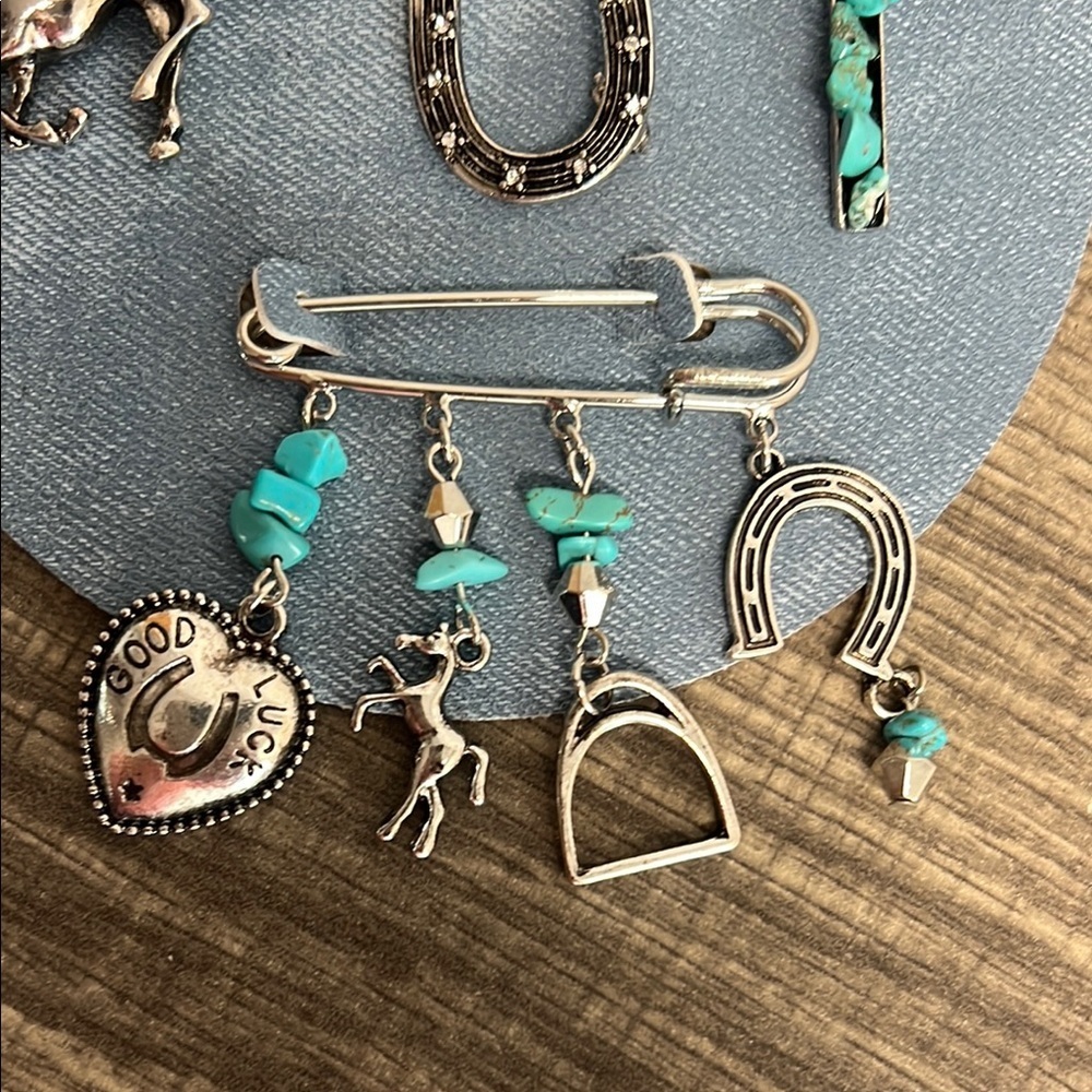 Arteries | Equestrian Brooch Set - Picture 3 of 6